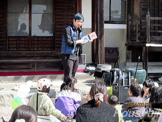 @}VF